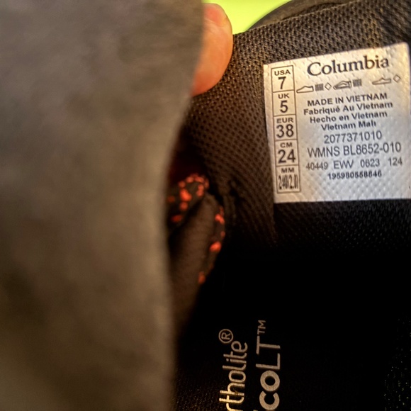 Columbia hiking shoes - Picture 4 of 4